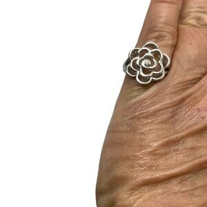 JWBR sterling silver diamond flower ring